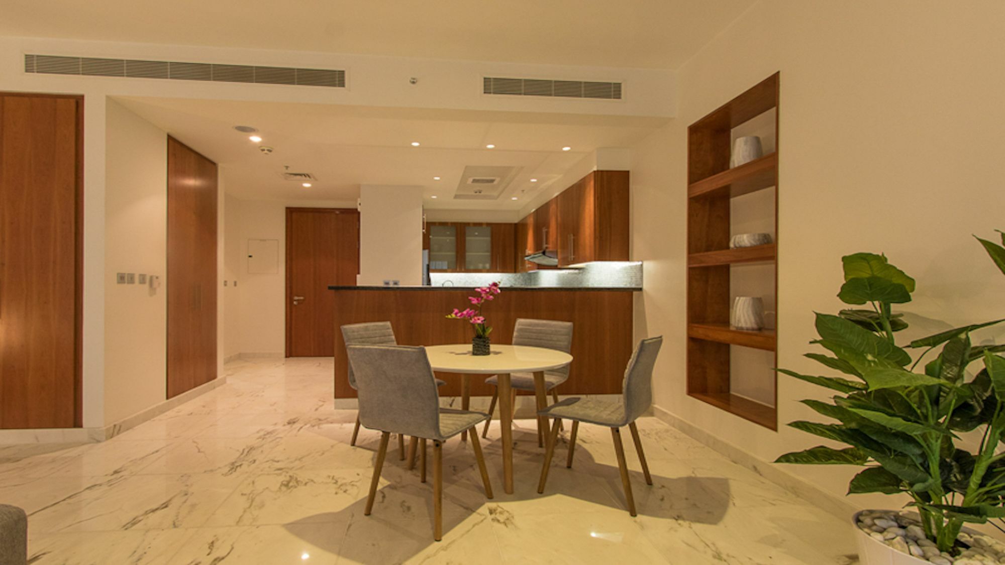 Dhh - Park Apartment *