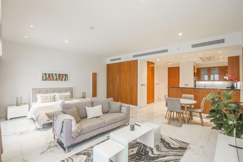 Dhh - Park Apartment *